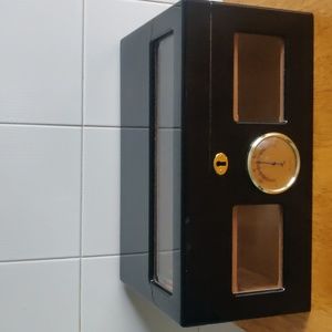 Black Cigar Humidor
